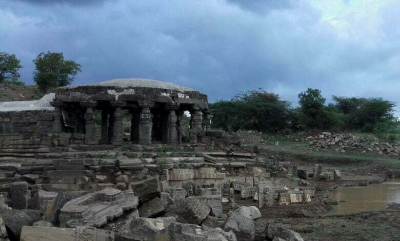 sakleshwar mandir bara khambi mandir ambajogai