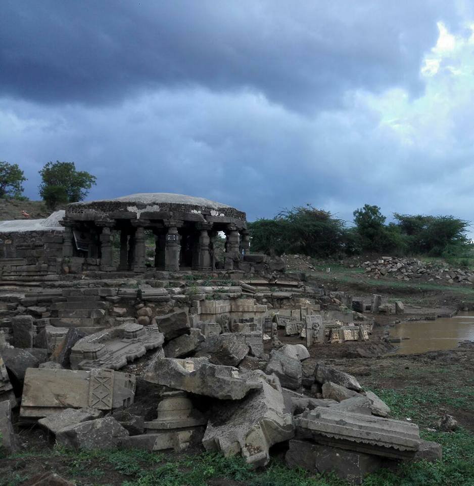 sakleshwar mandir bara khambi mandir ambajogai