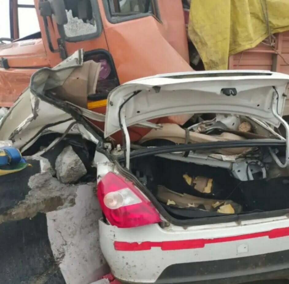 Six killed in road accident in Maharashtra's Beed